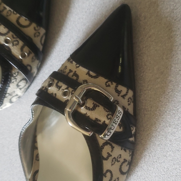 Guess Monogram Print Buckle Pump Size 8 - Picture 7 of 7